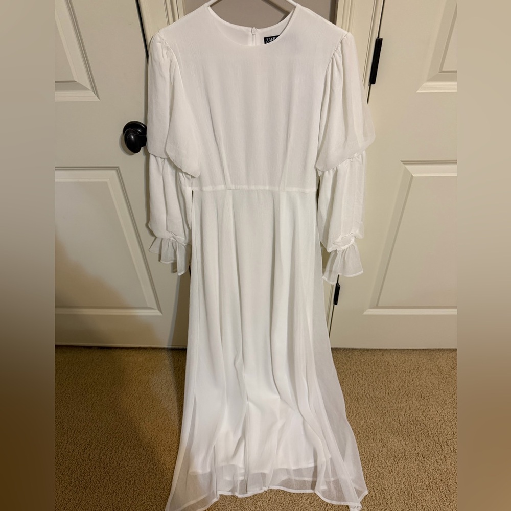 Zahraa The Label Elegant White Maxi Dress